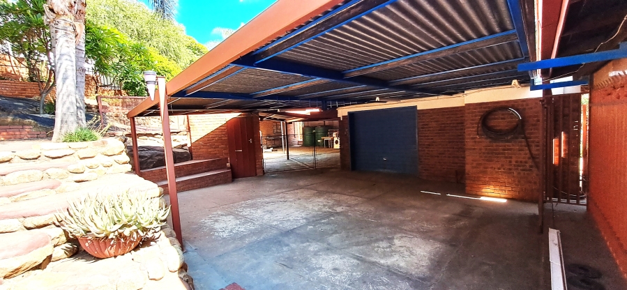 5 Bedroom Property for Sale in Elandsrand North West